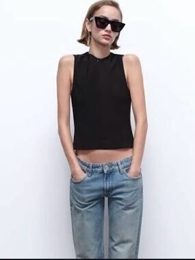 Zara Black Sleeveless Minimalist Tank Top